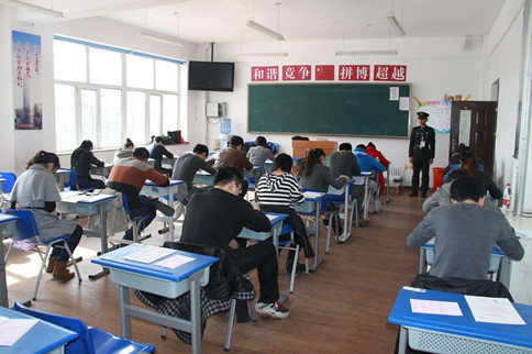 教師or公務(wù)員考哪個(gè)好，看完終于知道了！